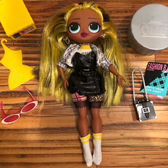 lol surprise alt grrrl